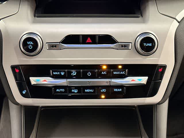 Thumbnail: 2024 Ford Explorer - 14