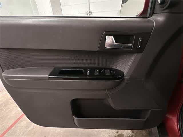 Thumbnail: 2011 Ford Escape - 15