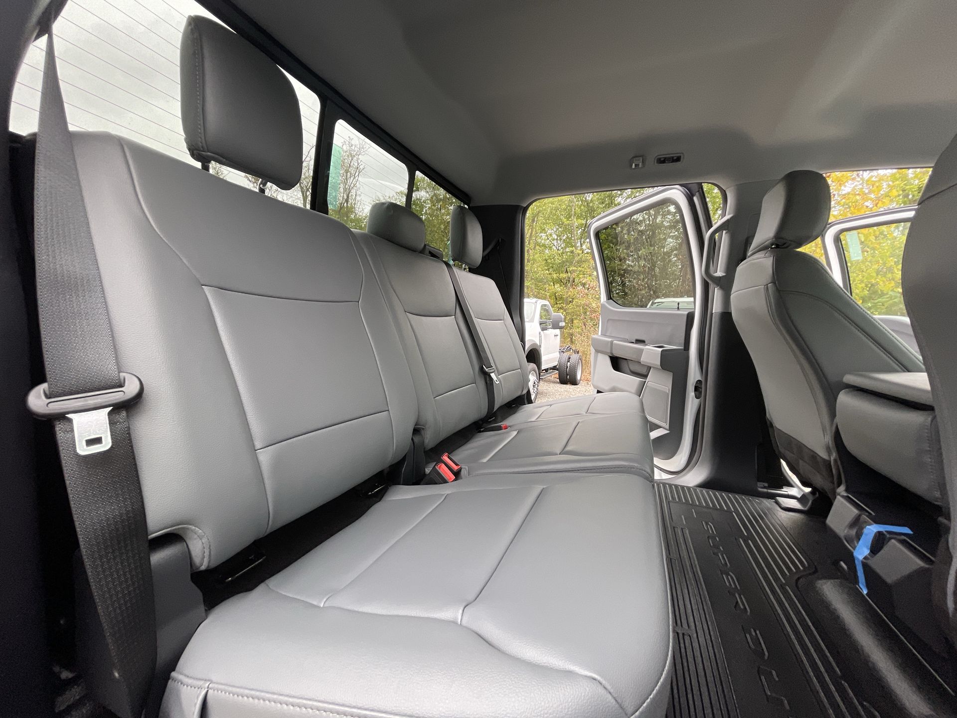 2024 Ford Econoline E-350 22