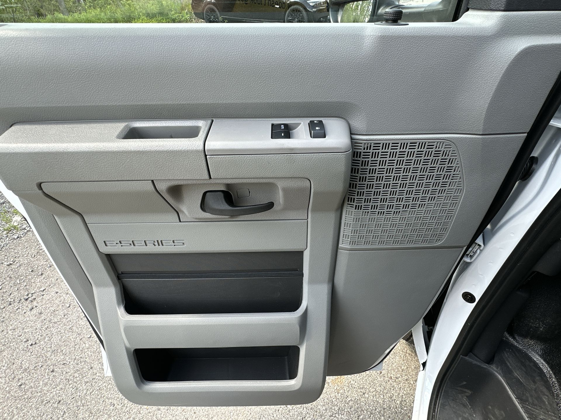 Thumbnail: 2025 Ford Econoline - 15