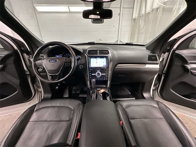 Thumbnail: 2017 Ford Explorer - 21