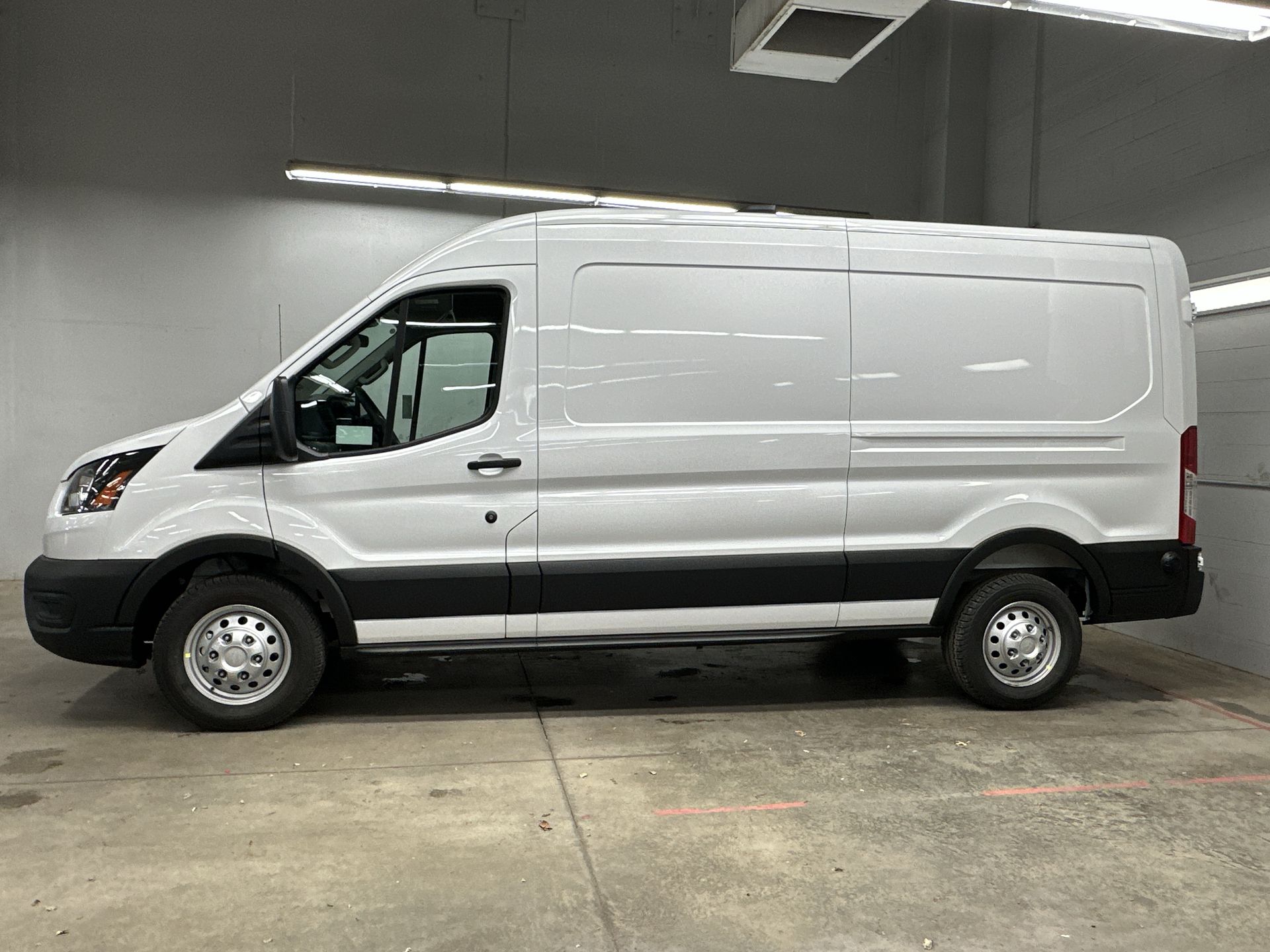 Thumbnail: 2026 Ford Transit Series - 2