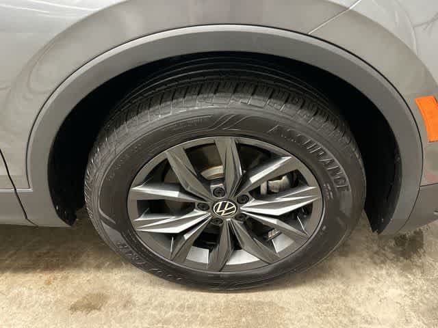 Thumbnail: 2023 Volkswagen Tiguan - 5