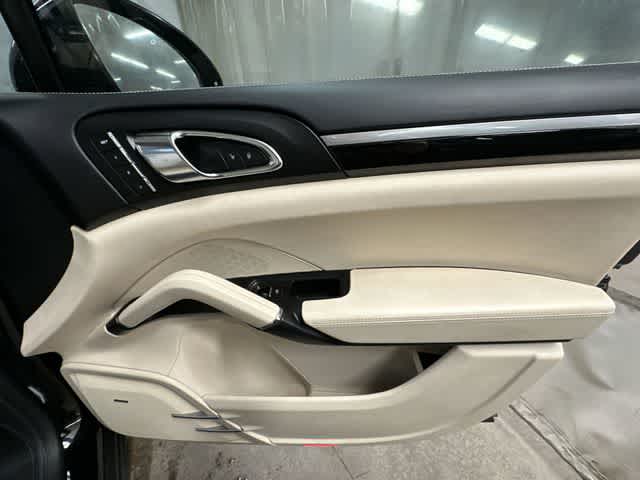 Thumbnail: 2017 Porsche Cayenne - 23