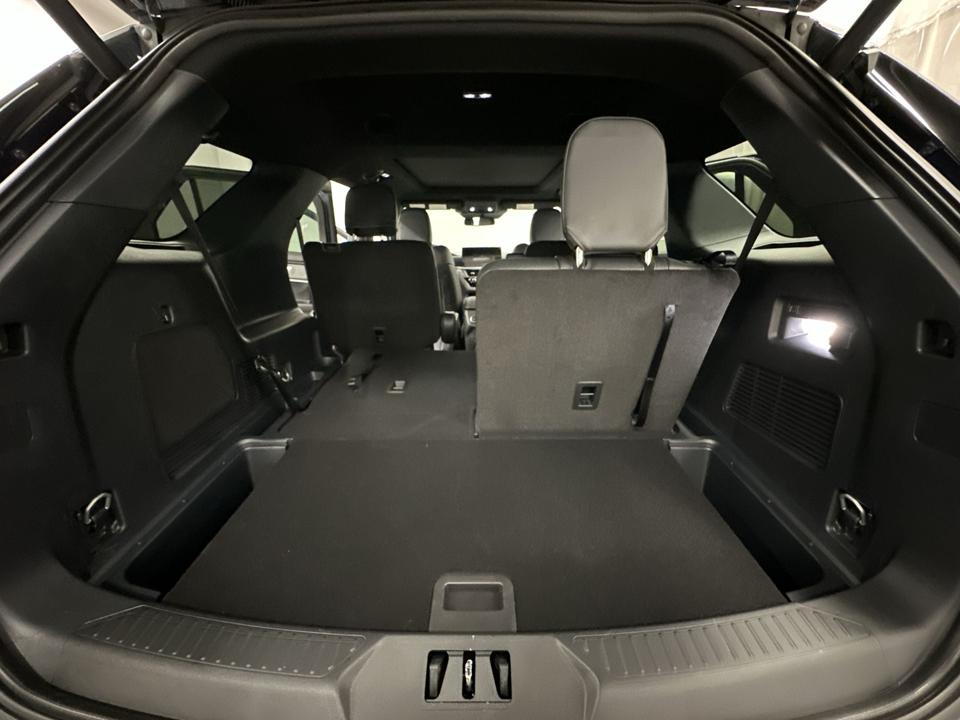 Thumbnail: 2025 Ford Explorer - 28