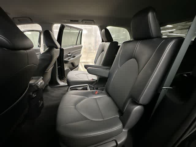 Thumbnail: 2025 Toyota Grand Highlander - 17
