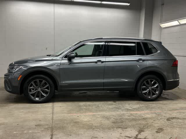 Thumbnail: 2023 Volkswagen Tiguan - 2