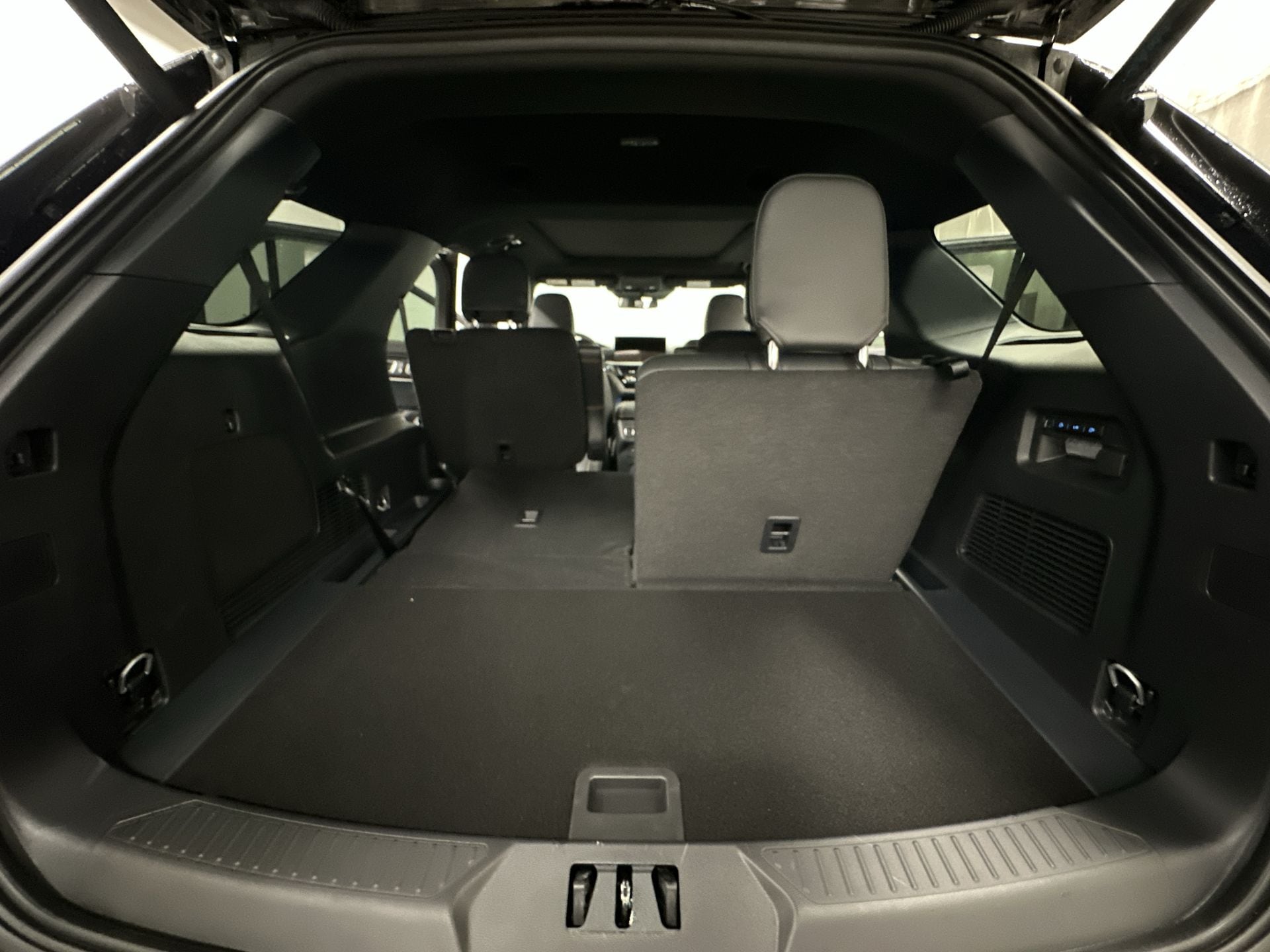 Thumbnail: 2026 Ford Explorer - 26