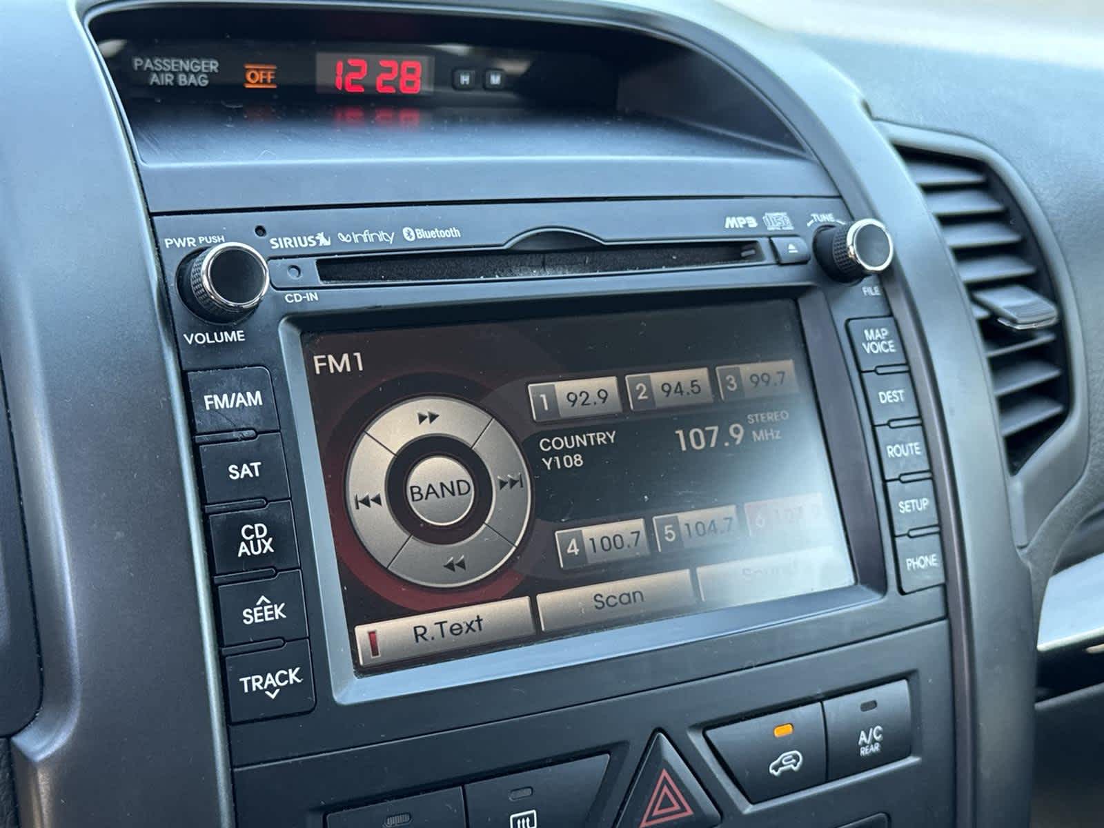 Thumbnail: 2011 Kia Sorento - 26