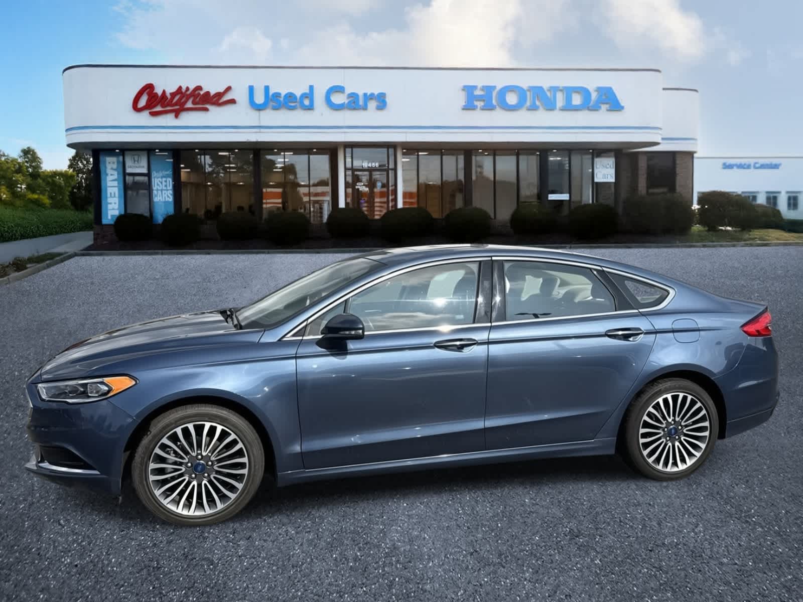 2018 Ford Fusion SE photo 2