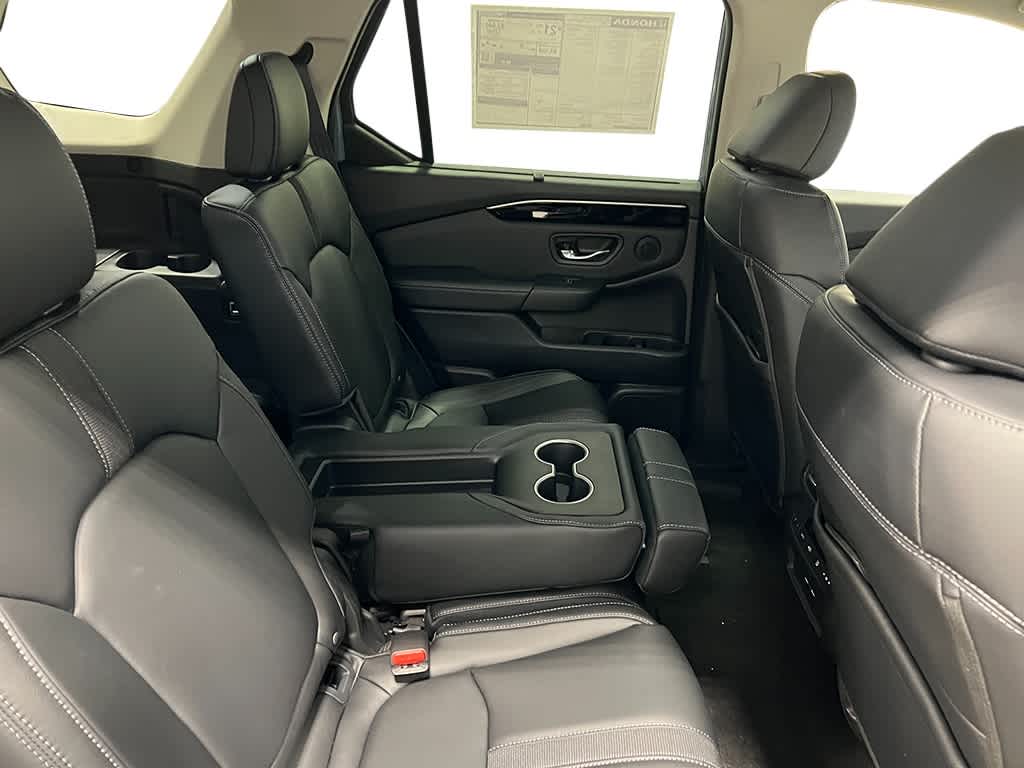 2025 Honda Pilot Touring 38