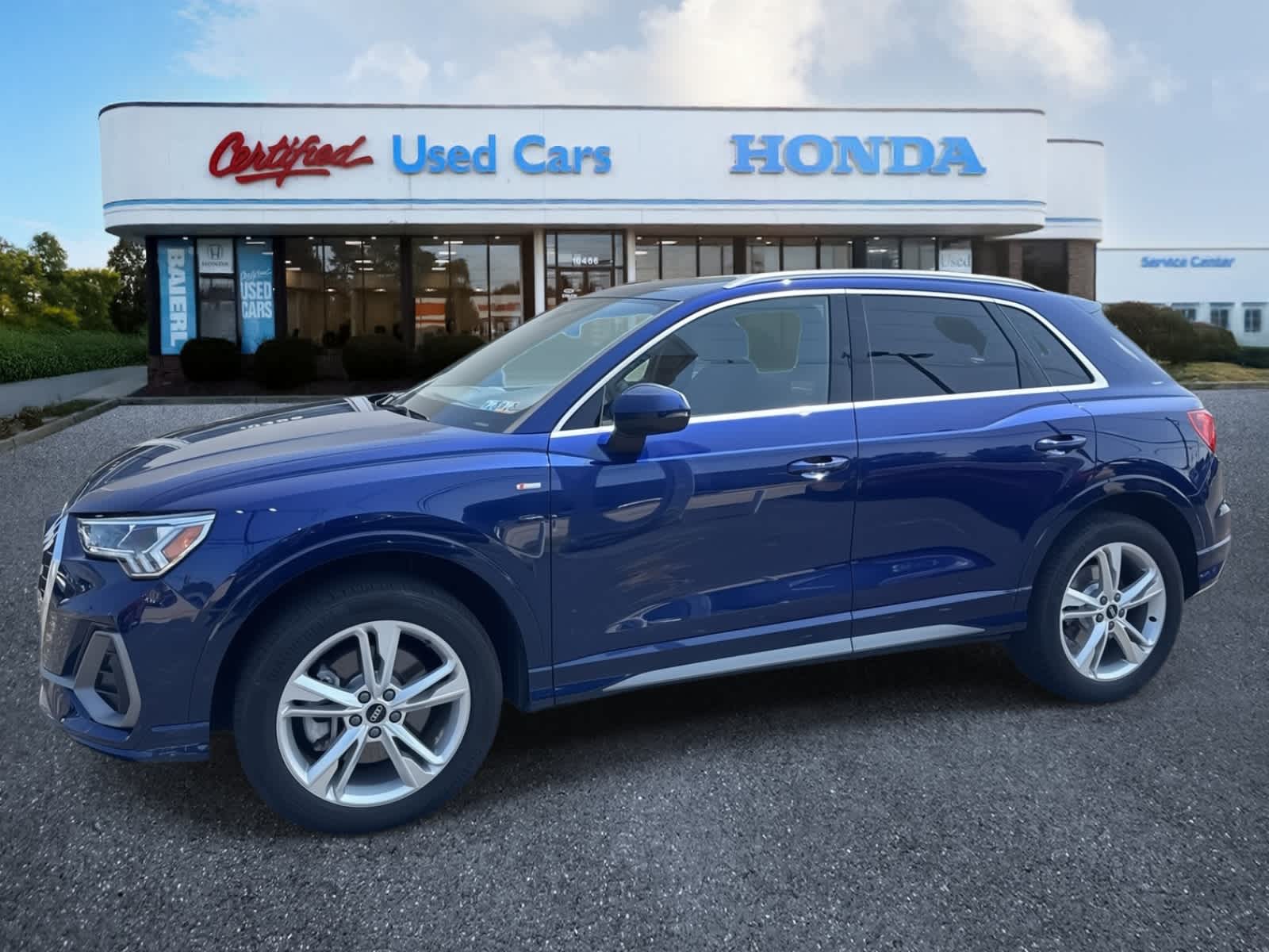 Thumbnail: 2021 Audi Q3 - 2