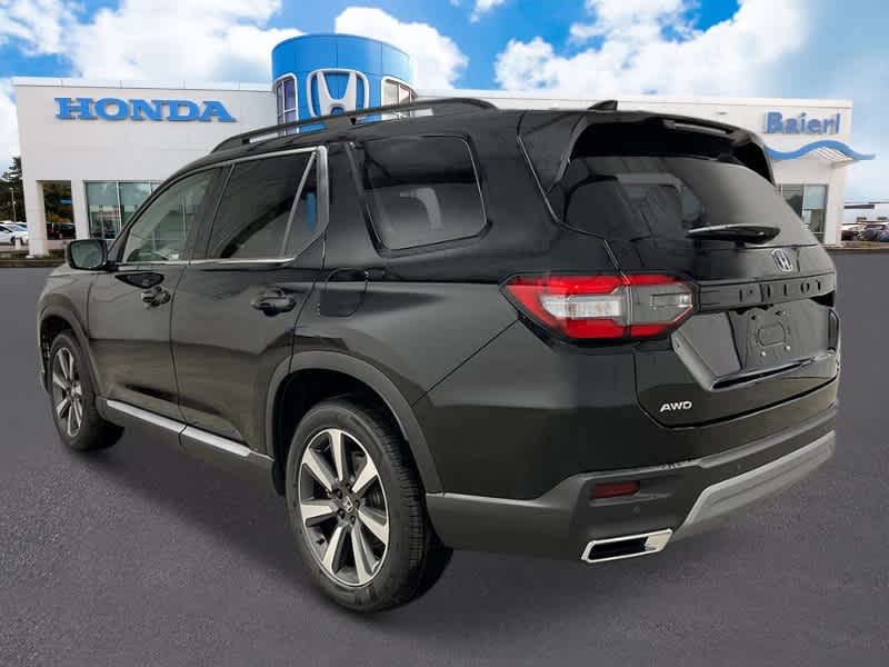 2025 Honda Pilot Touring photo 3