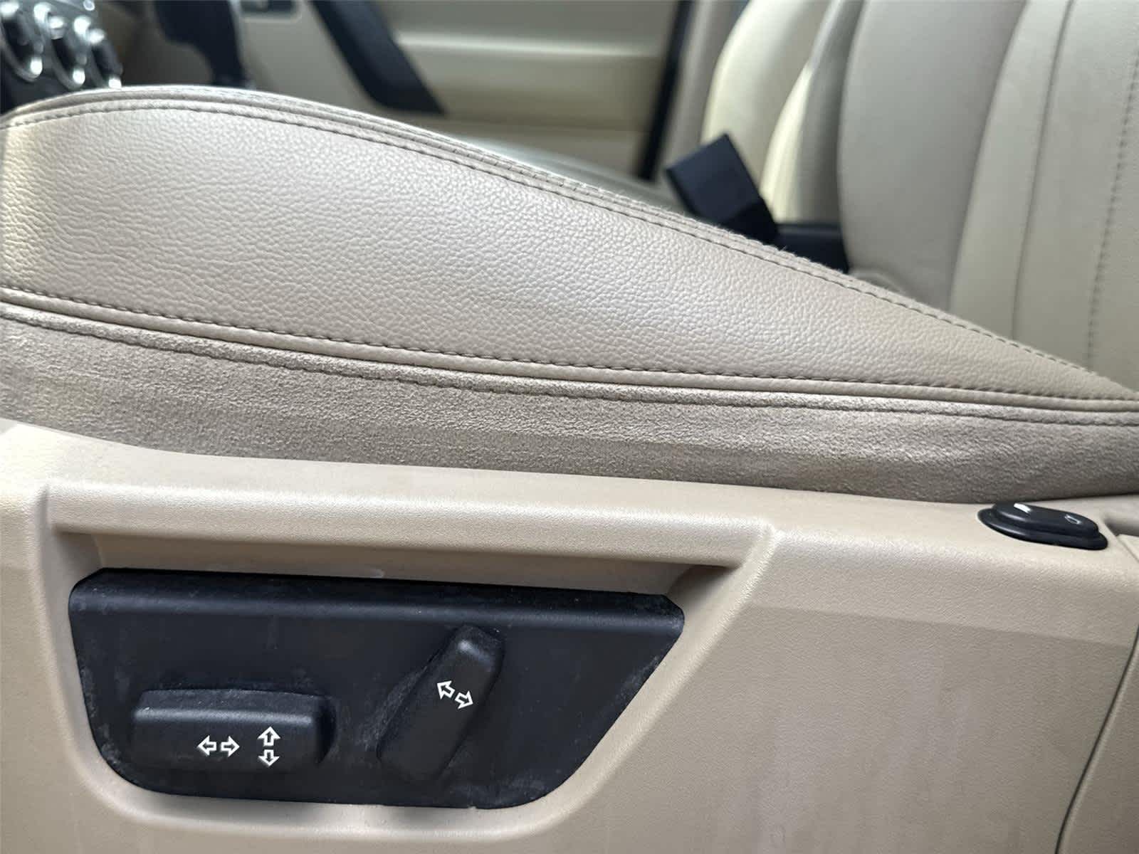 Thumbnail: 2013 Land Rover LR2 - 14
