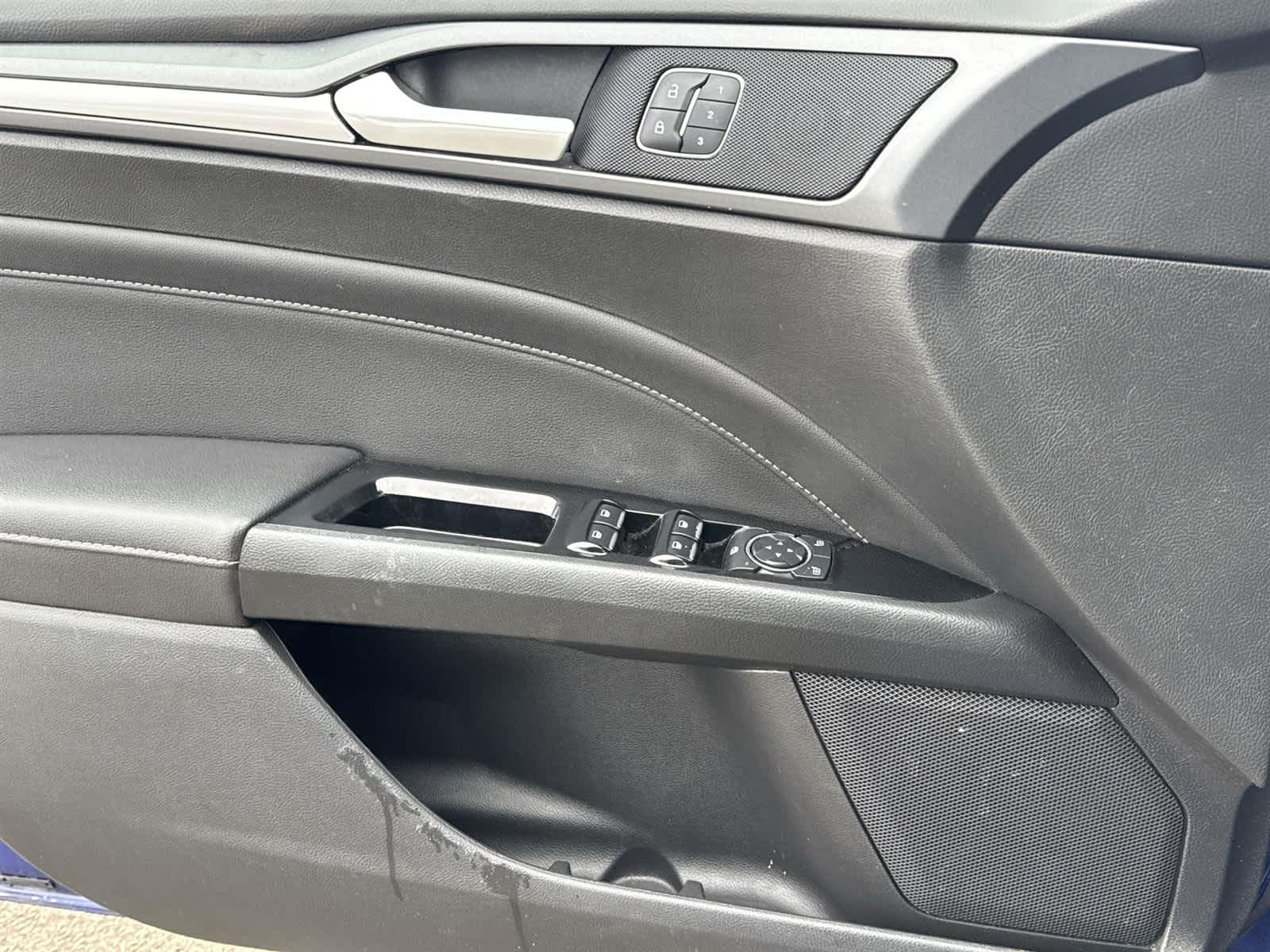 Thumbnail: 2016 Ford Fusion - 32