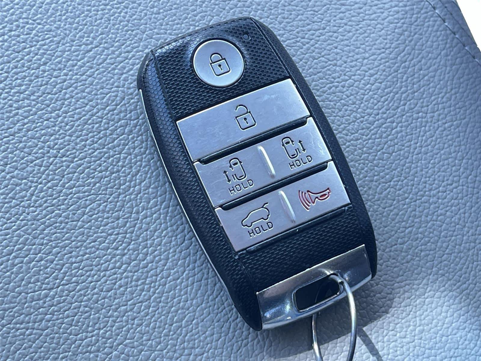 Thumbnail: 2016 Kia Sedona - 34