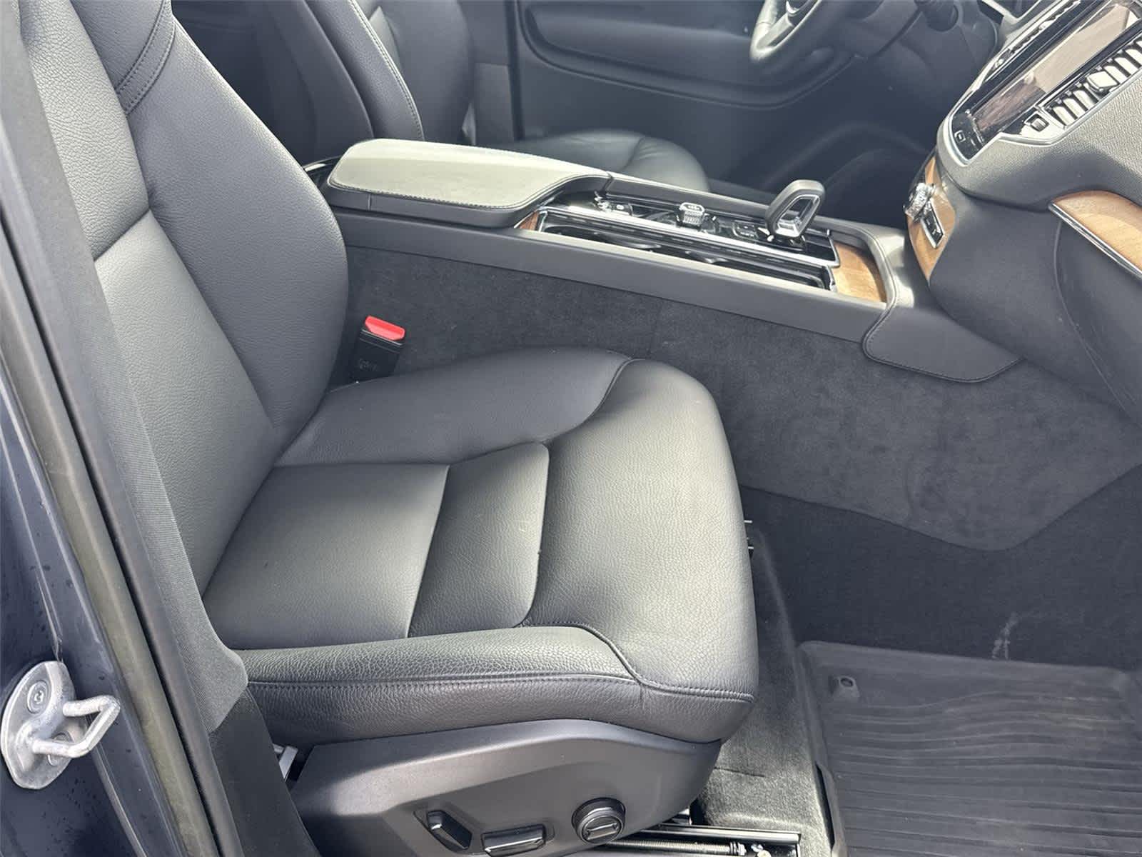 Thumbnail: 2023 Volvo XC90 - 17