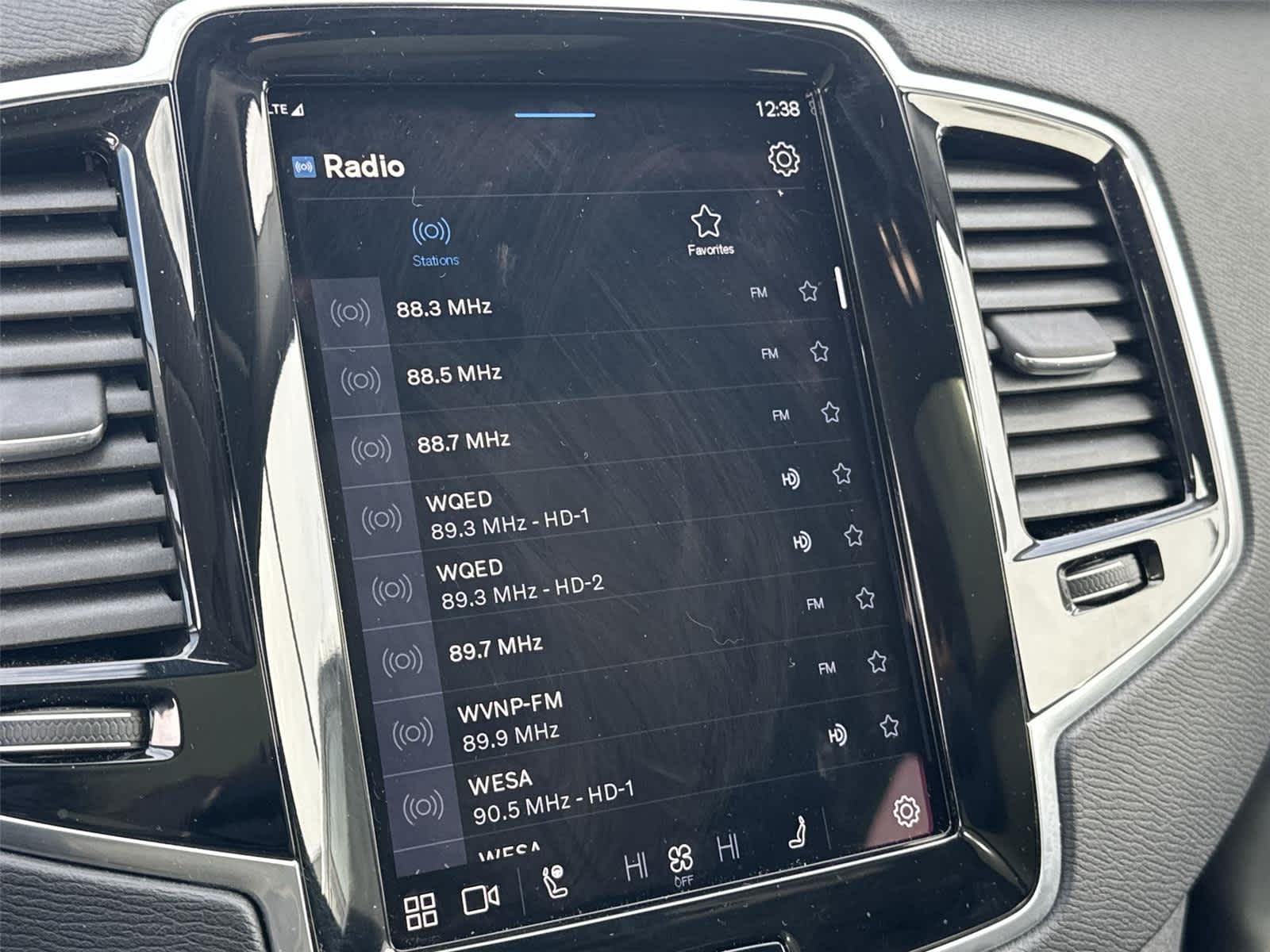 Thumbnail: 2023 Volvo XC90 - 25