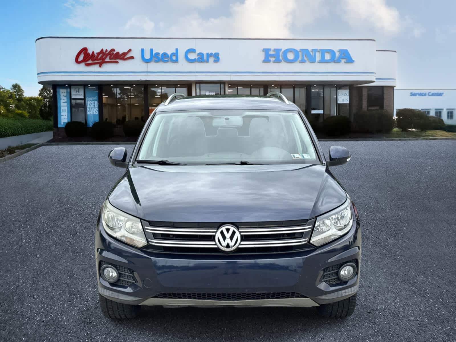 Thumbnail: 2012 Volkswagen Tiguan - 8