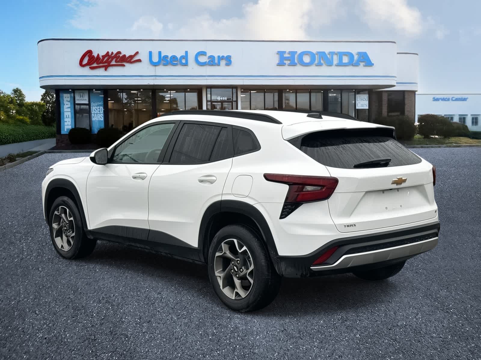 Thumbnail: 2024 Chevrolet Trax - 3