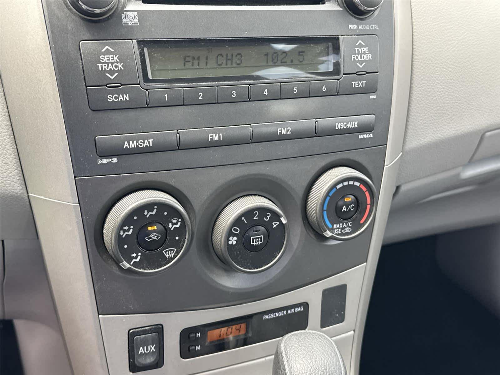Thumbnail: 2011 Toyota Corolla - 31