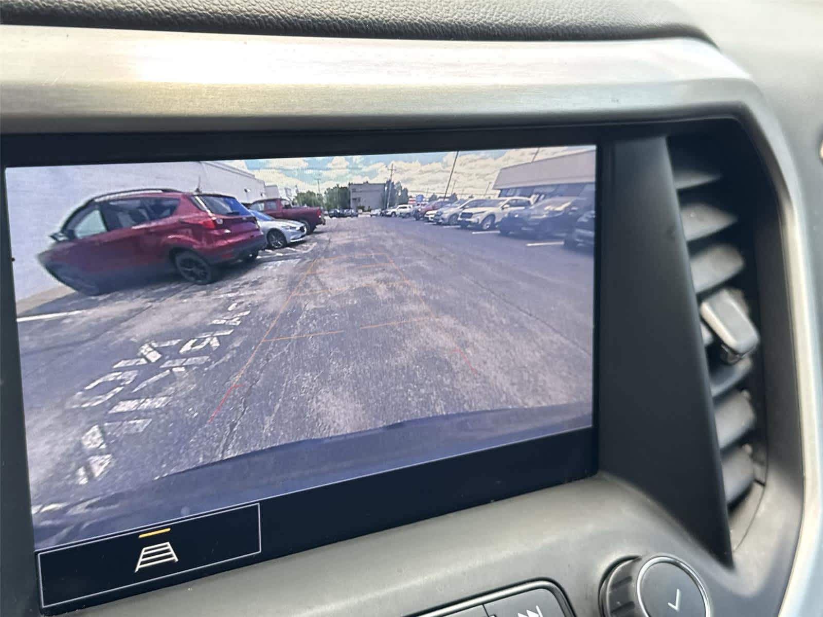 Thumbnail: 2022 GMC Acadia - 24