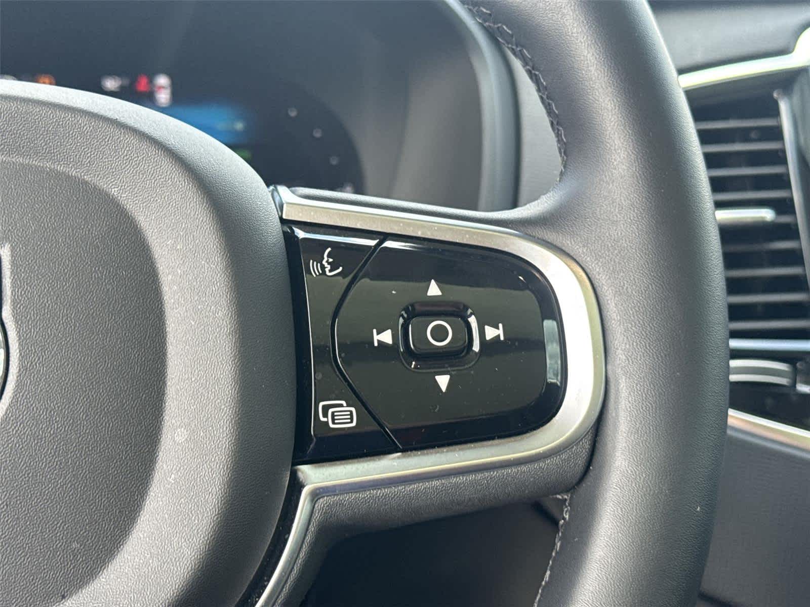 Thumbnail: 2023 Volvo XC90 - 19