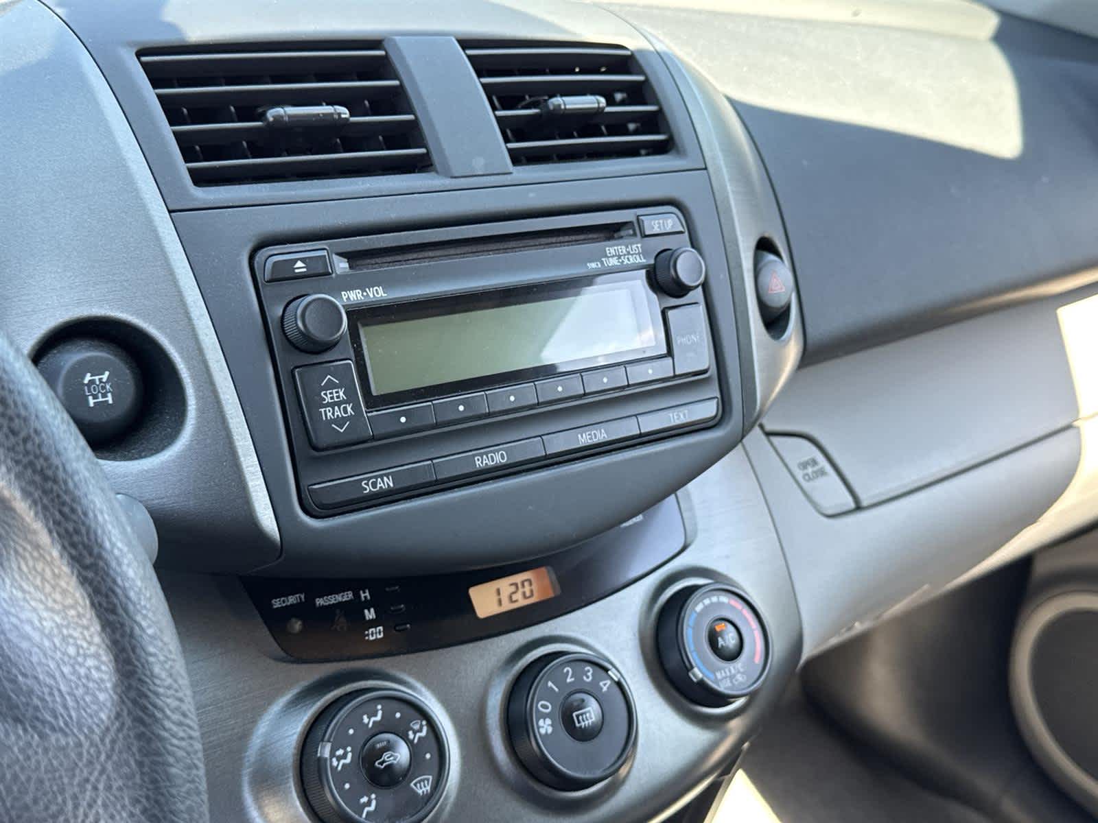 Thumbnail: 2012 Toyota RAV4 - 22