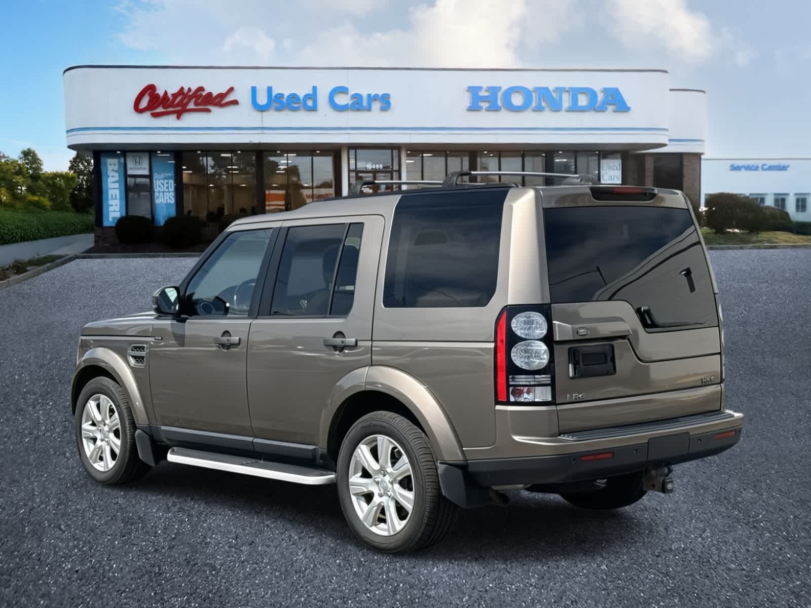 Thumbnail: 2015 Land Rover LR4 - 3