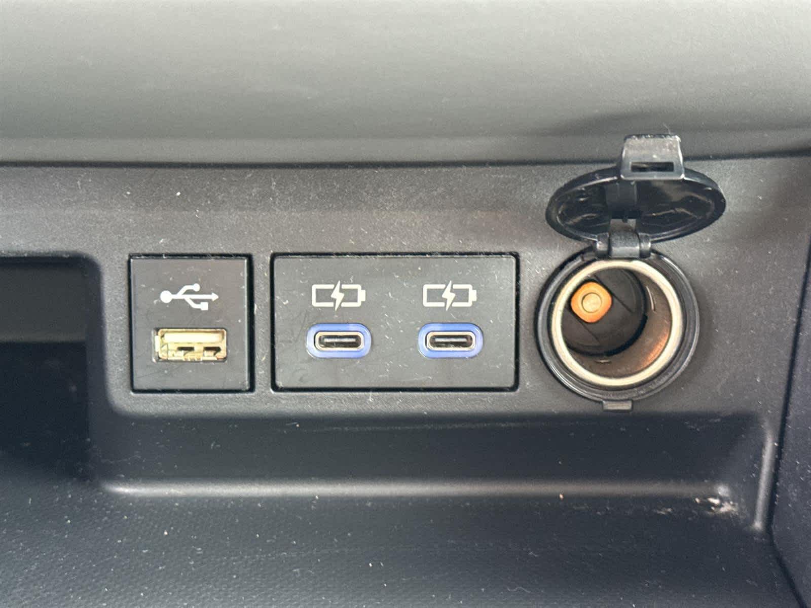 Thumbnail: 2022 Toyota Highlander - 25