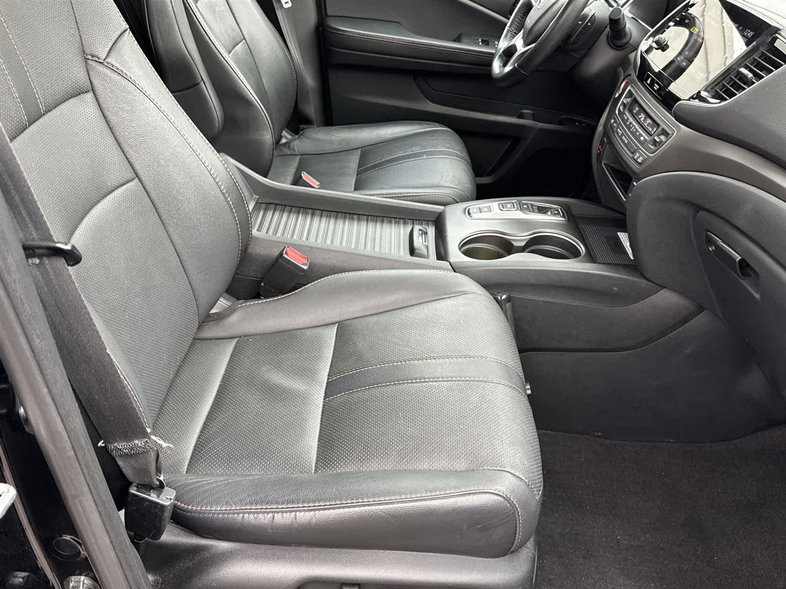 Thumbnail: 2022 Honda Passport - 18