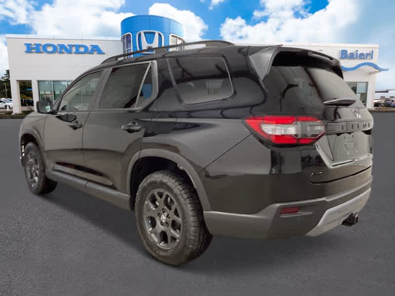2025 Honda Pilot TrailSport photo 2