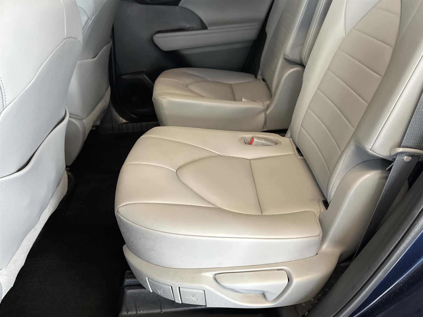 Thumbnail: 2020 Toyota Highlander - 14