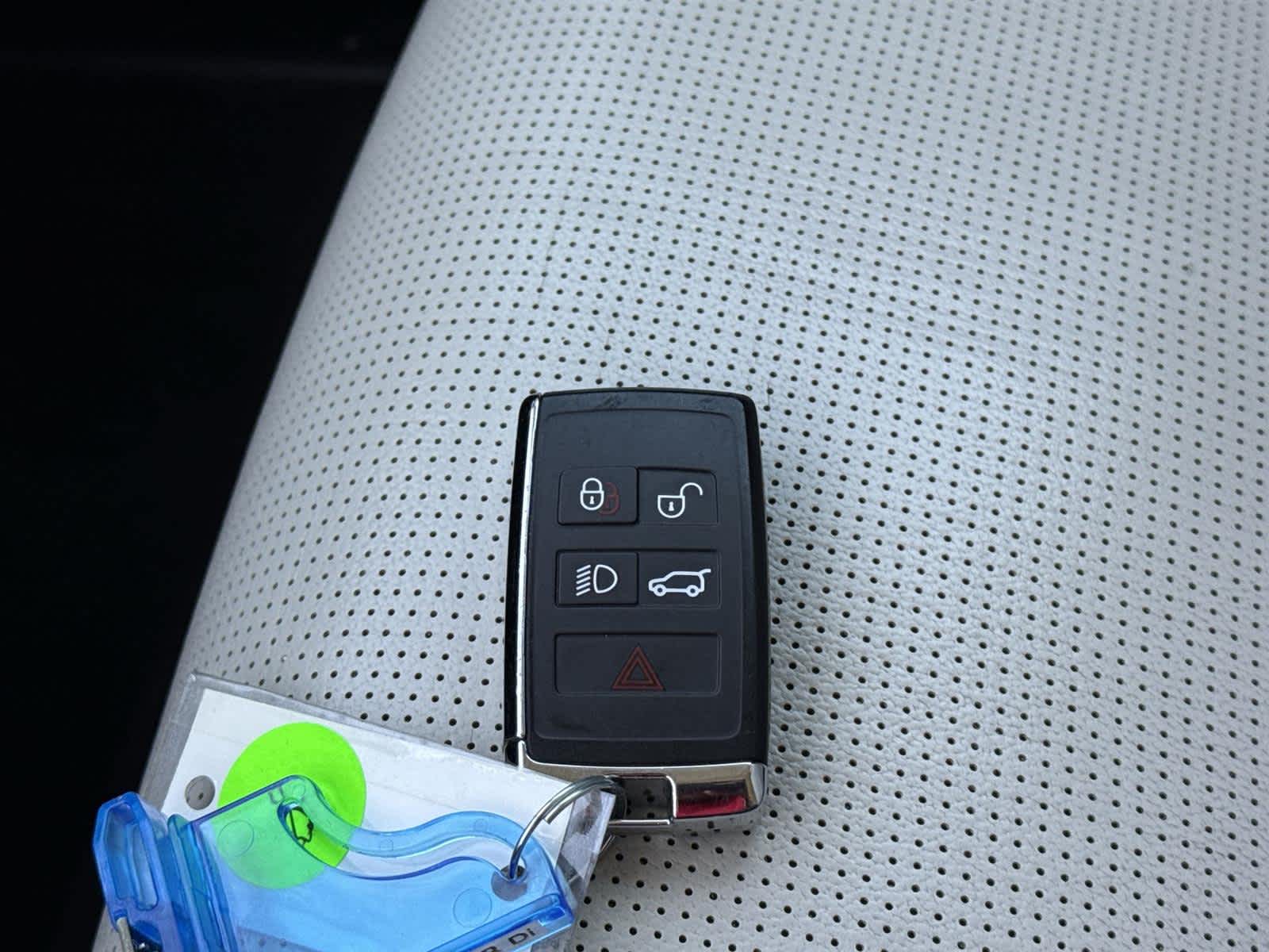 Thumbnail: 2020 Land Rover Discovery Sport - 31