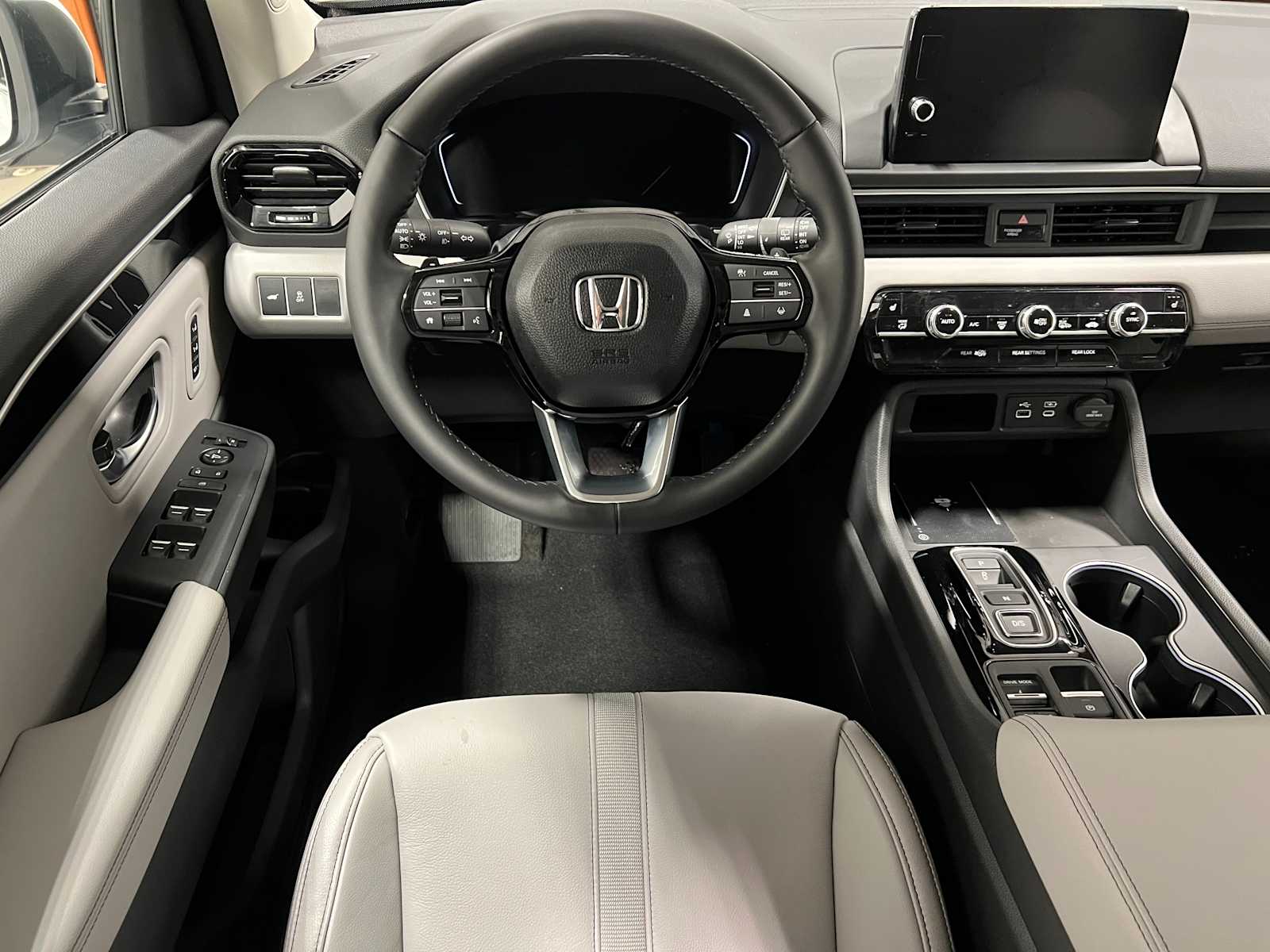 Thumbnail: 2025 Honda Pilot - 15