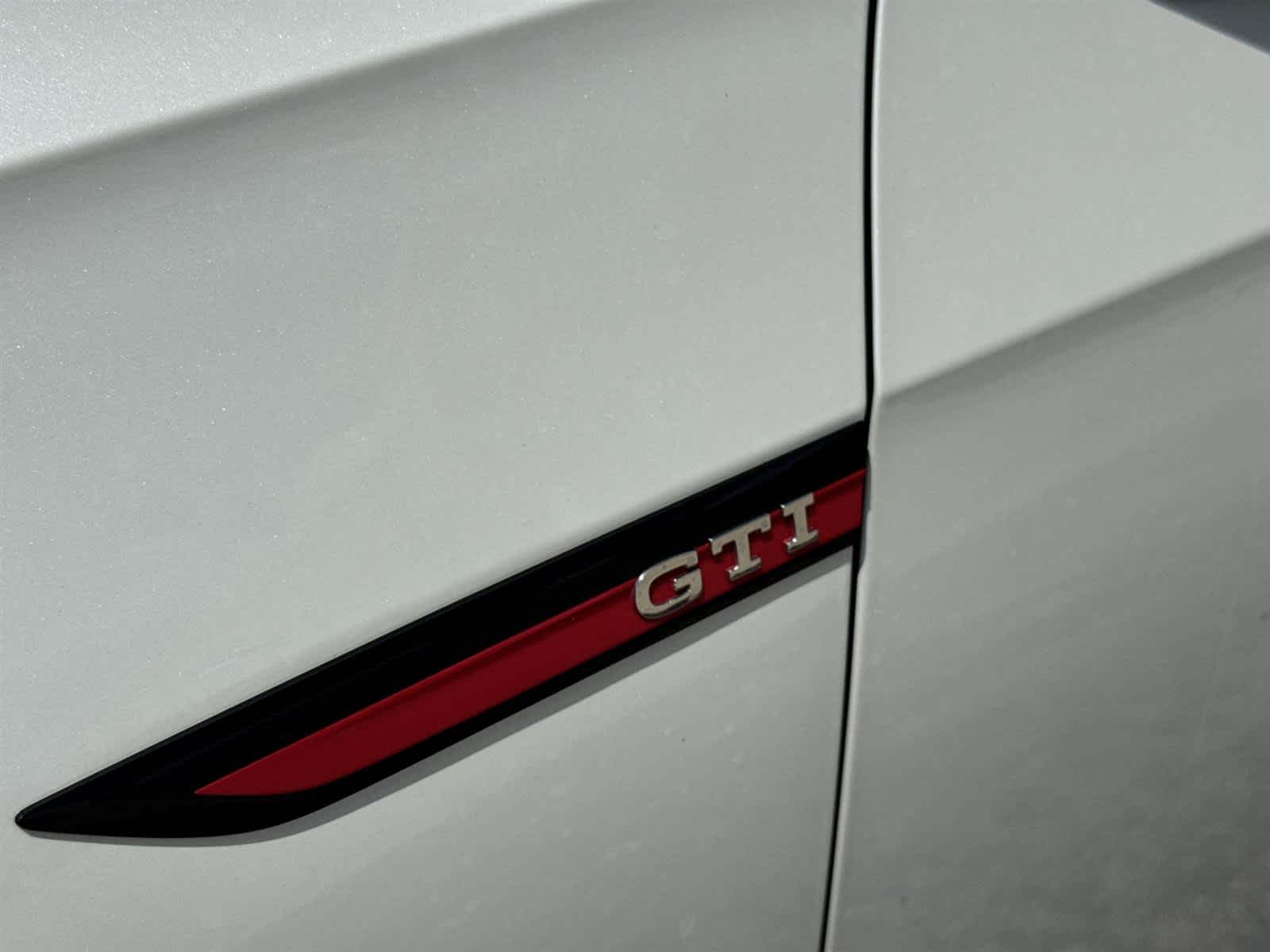Thumbnail: 2022 Volkswagen Golf - 11
