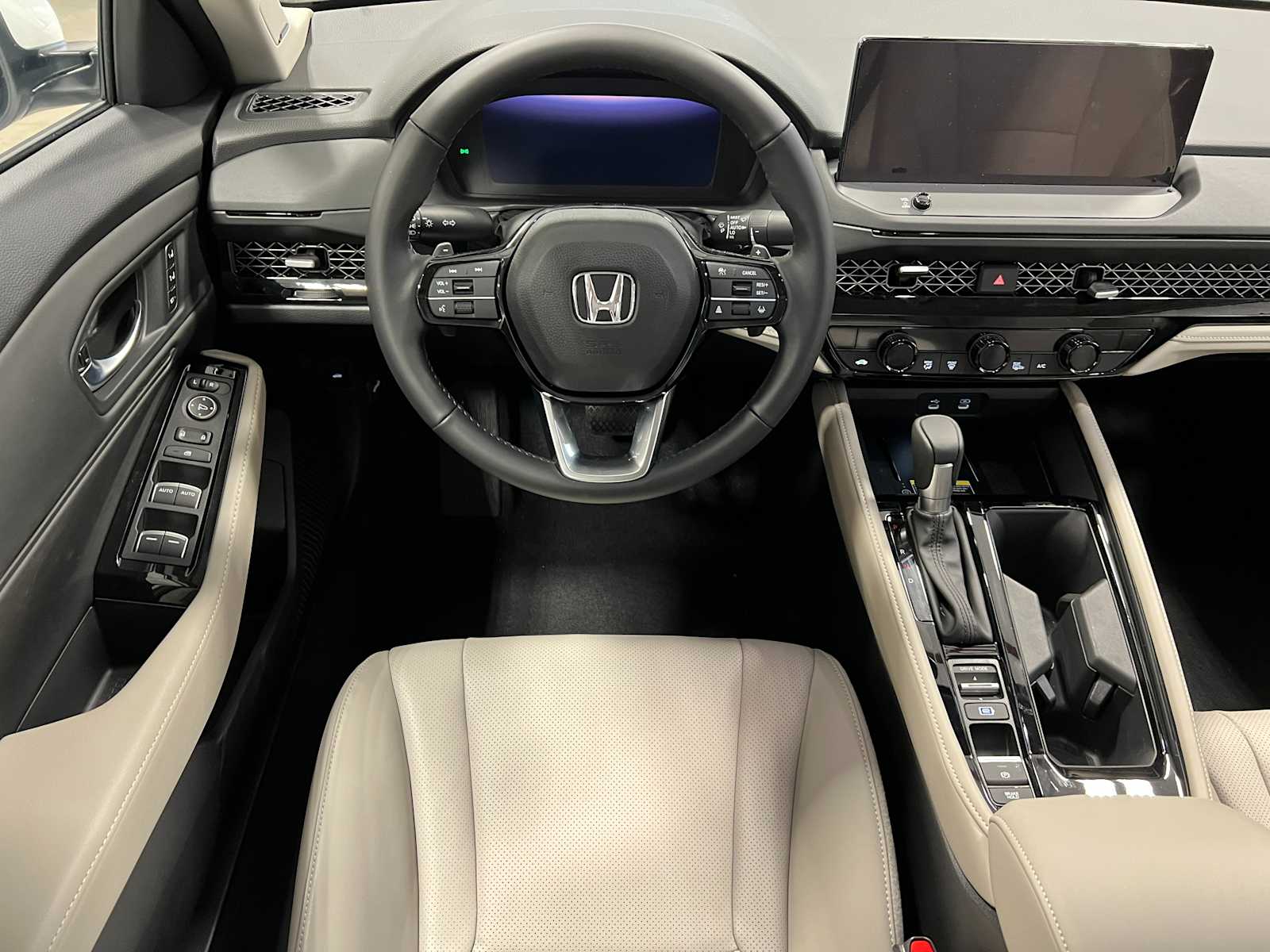 2025 Honda Accord Touring 16