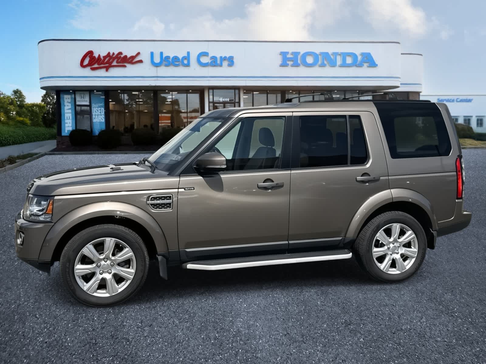 Thumbnail: 2015 Land Rover LR4 - 2