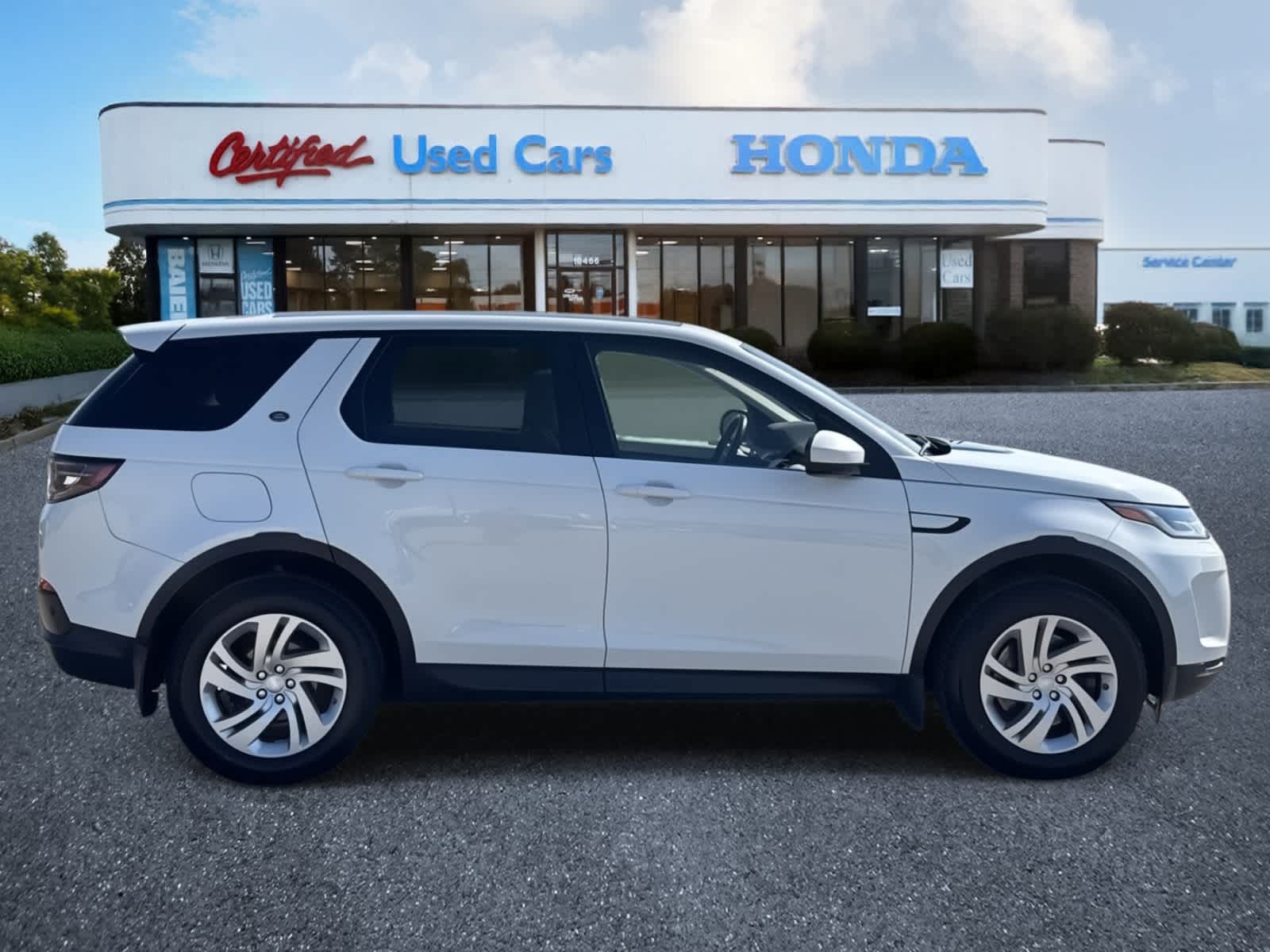 Thumbnail: 2020 Land Rover Discovery Sport - 6