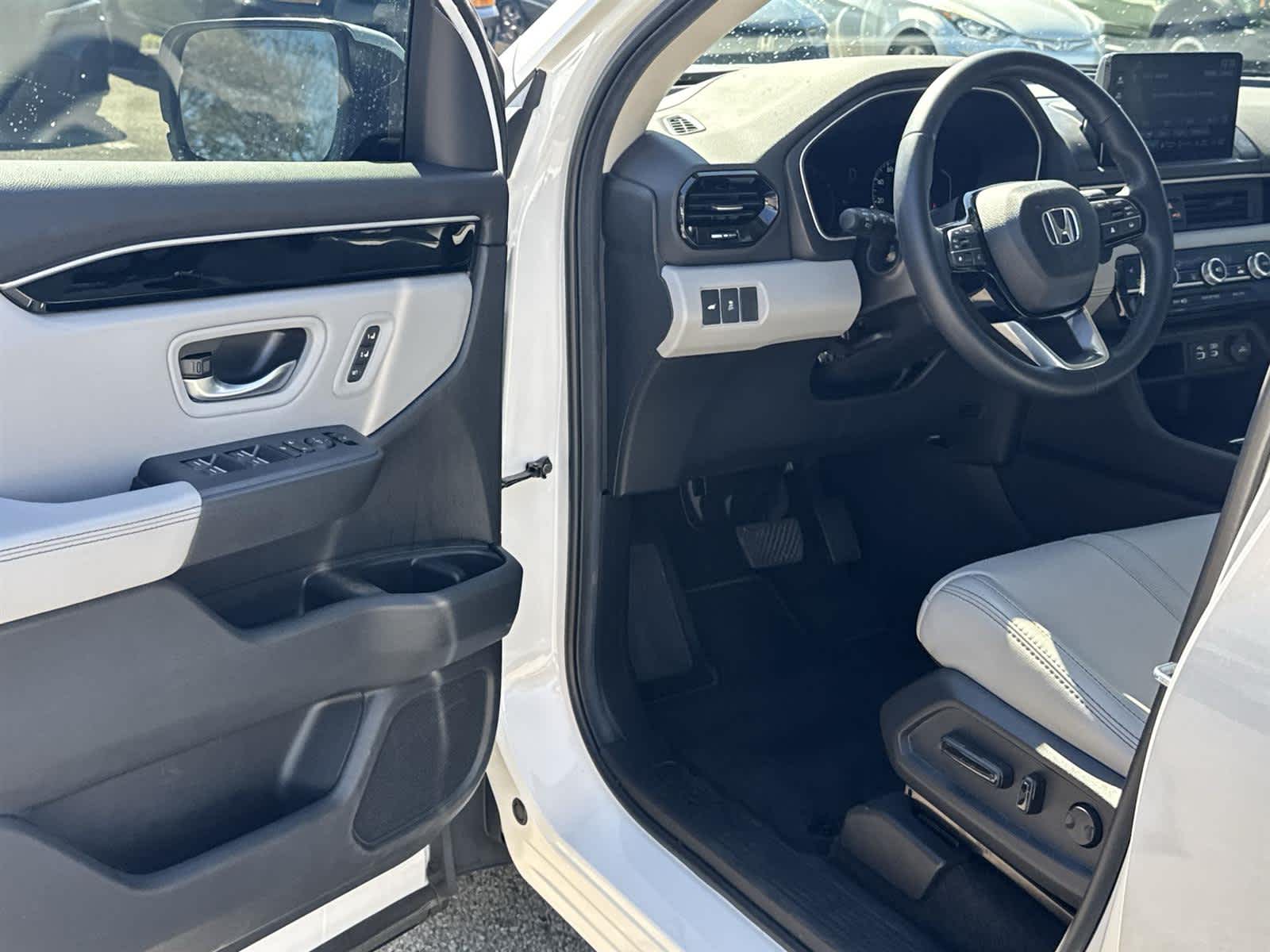 2025 Honda Pilot EX-L photo 2