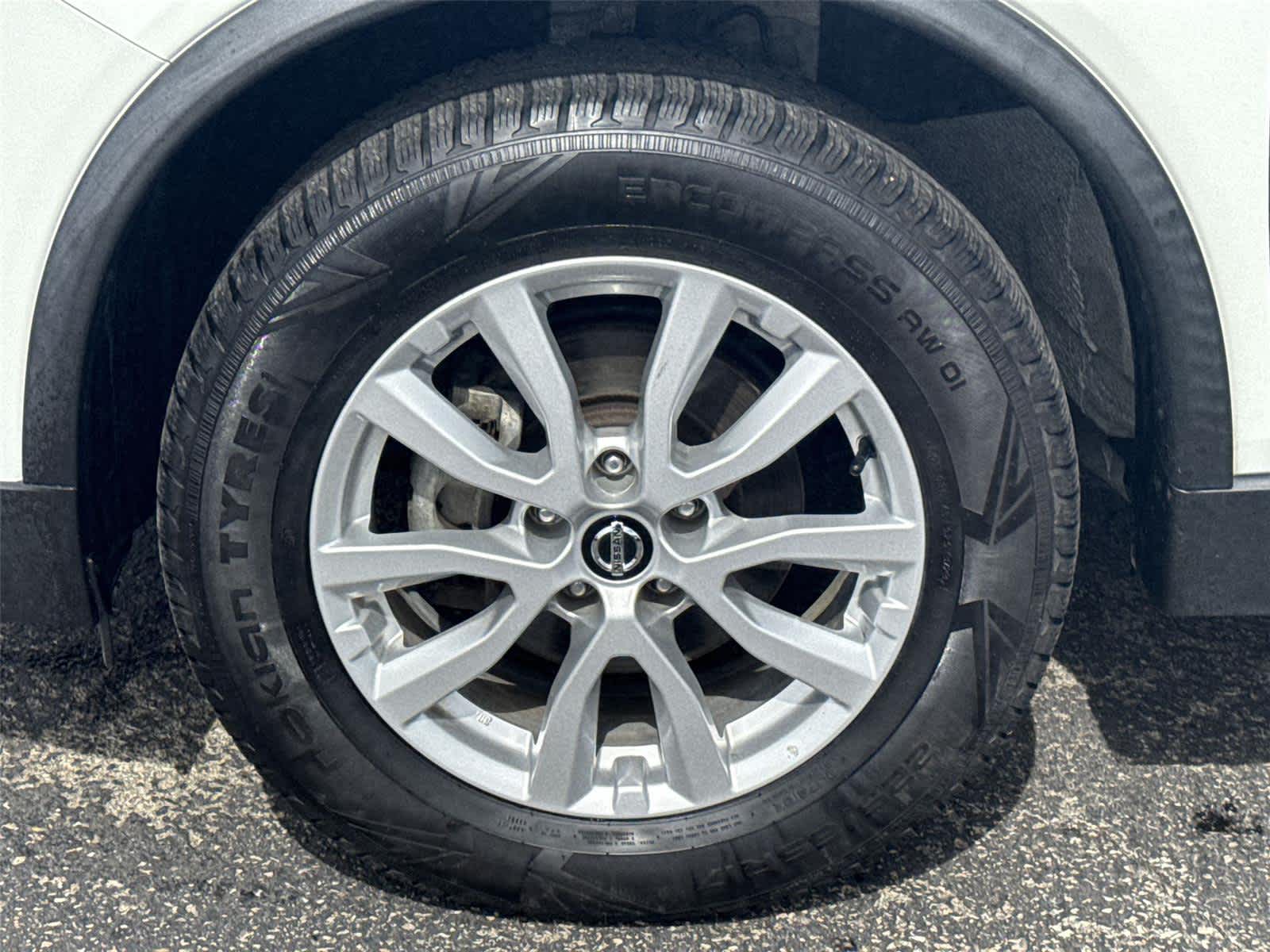 Thumbnail: 2020 Nissan Rogue - 10