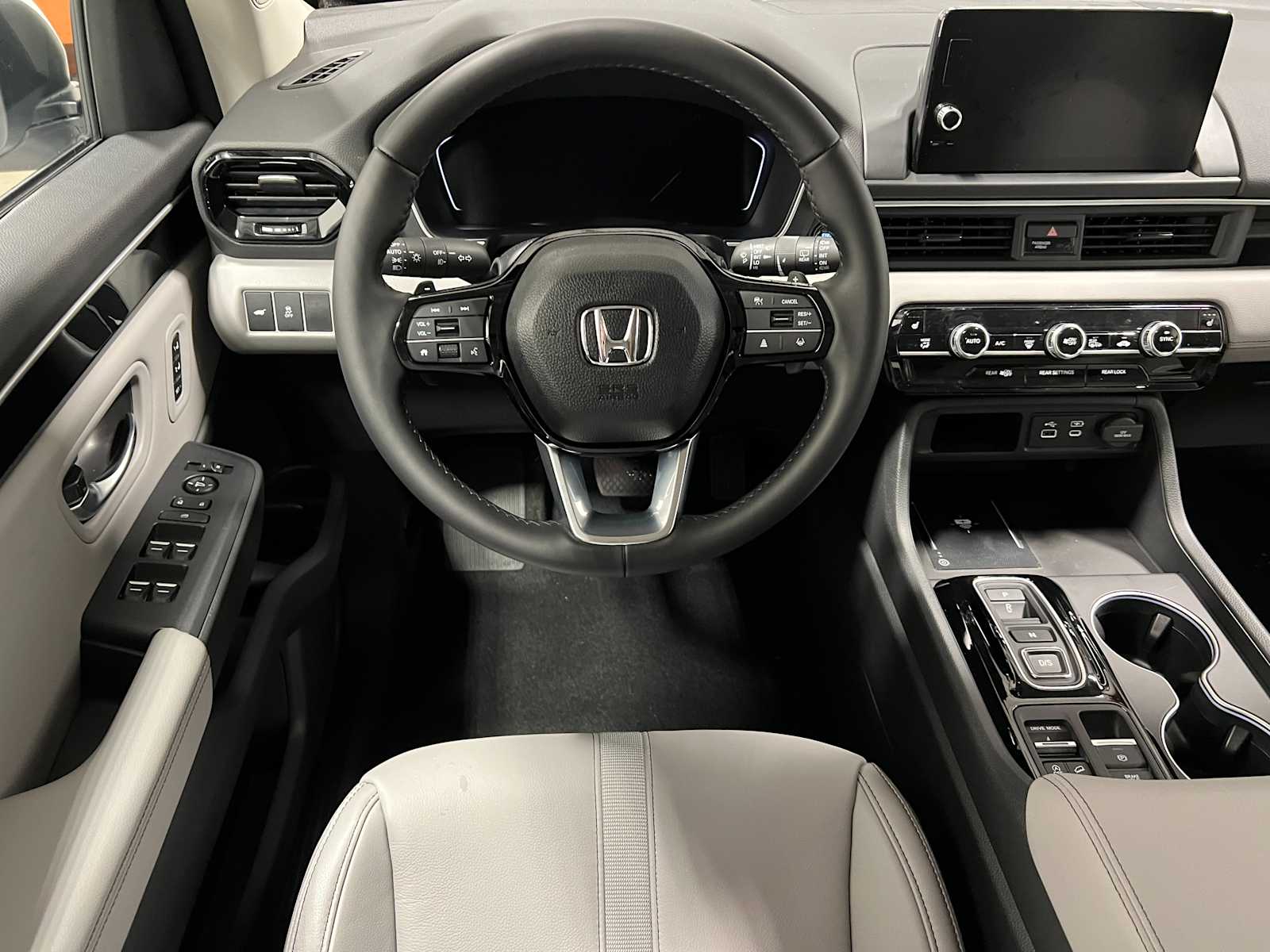 Thumbnail: 2025 Honda Pilot - 15