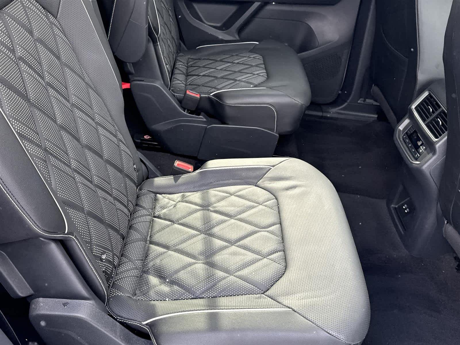 Thumbnail: 2024 Volkswagen Atlas - 16