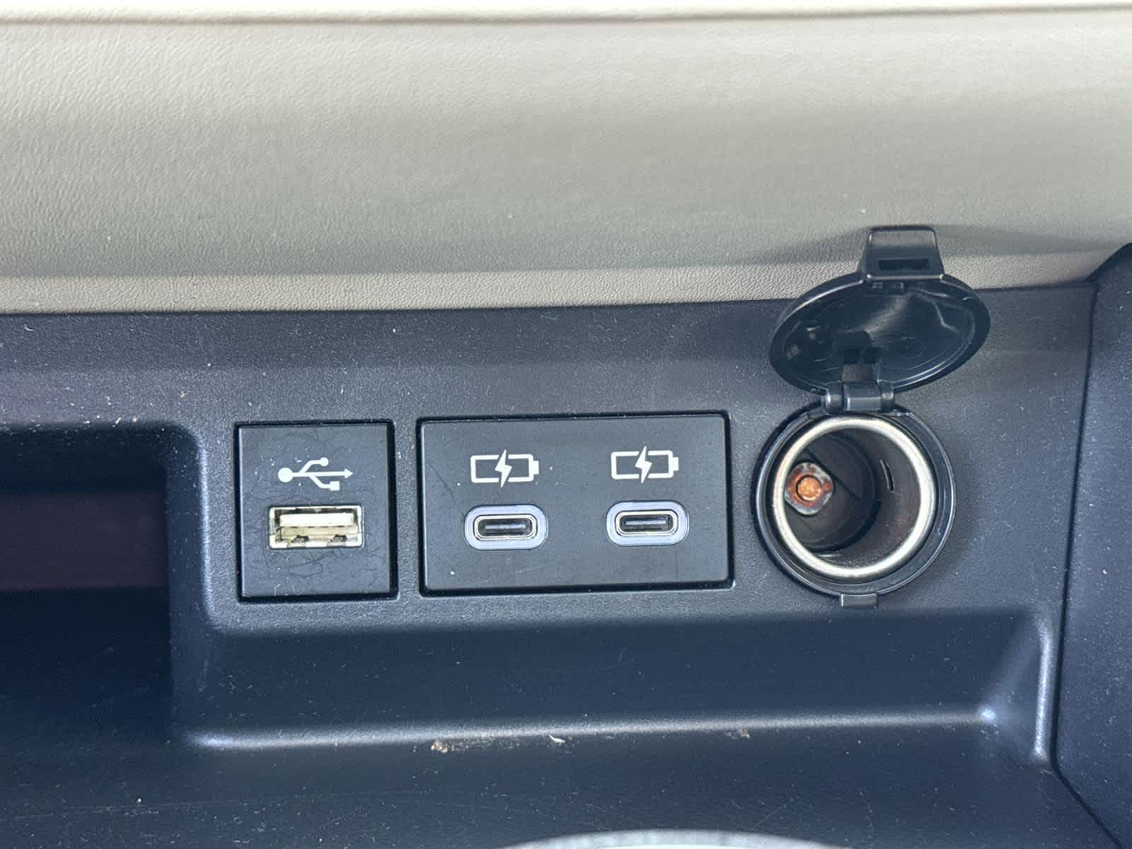 Thumbnail: 2023 Toyota Highlander - 26