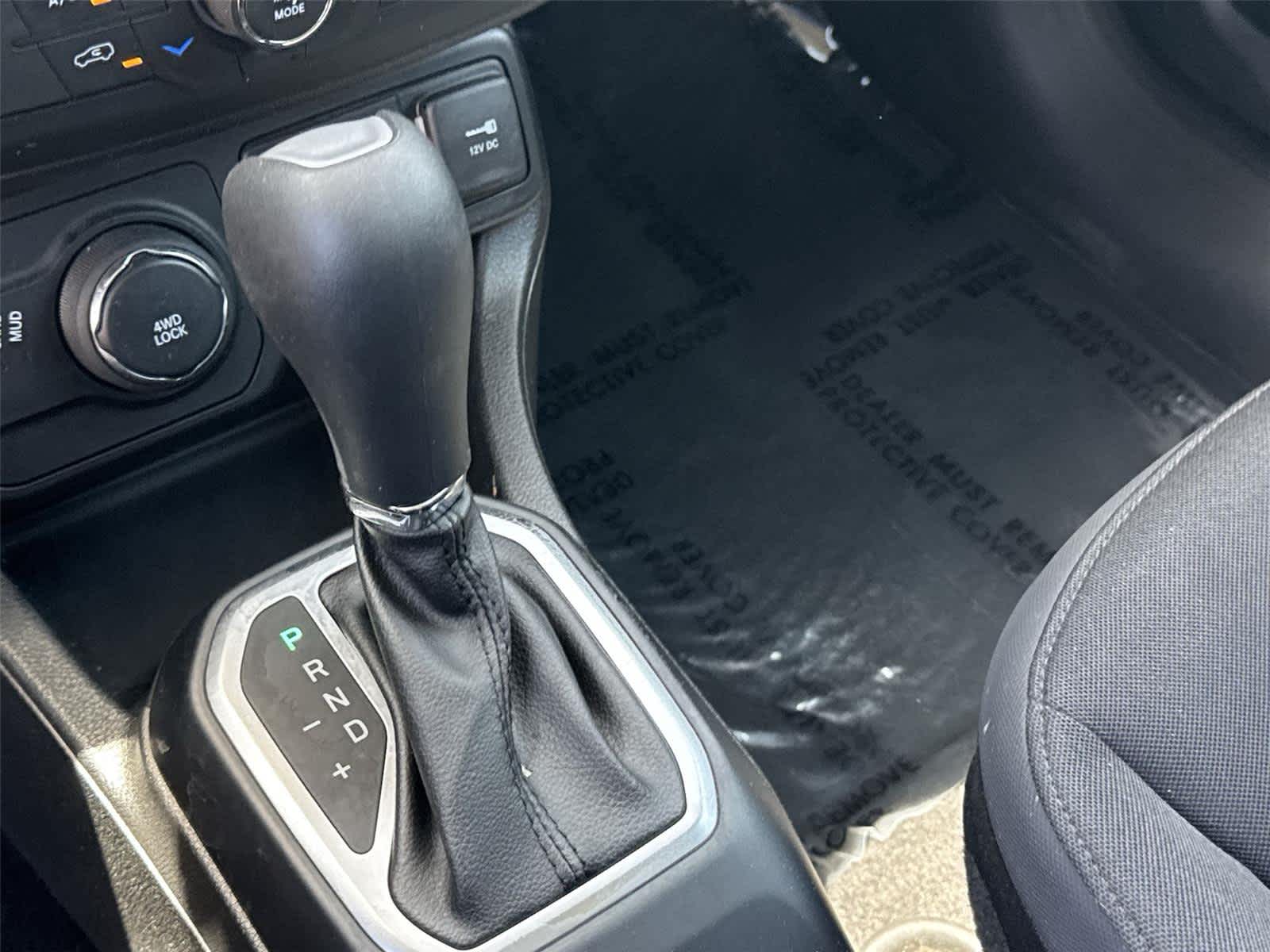 Thumbnail: 2018 Jeep Renegade - 29