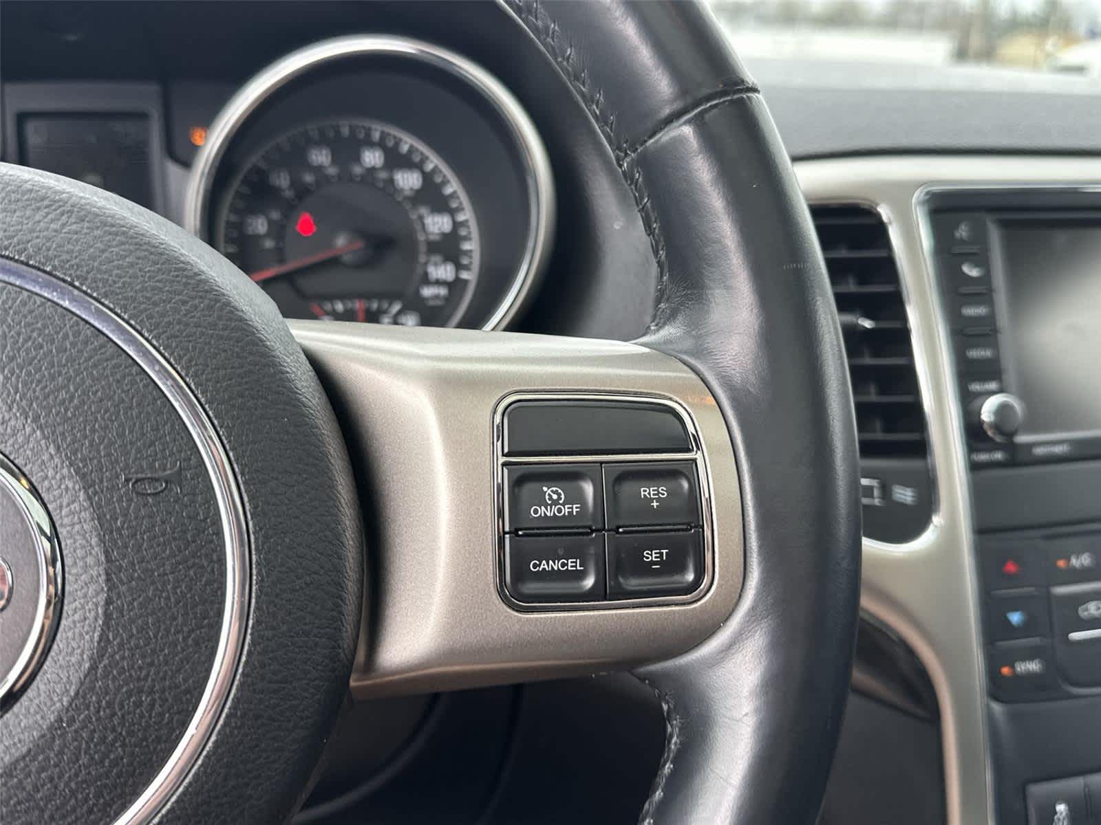 Thumbnail: 2013 Jeep Grand Cherokee - 21