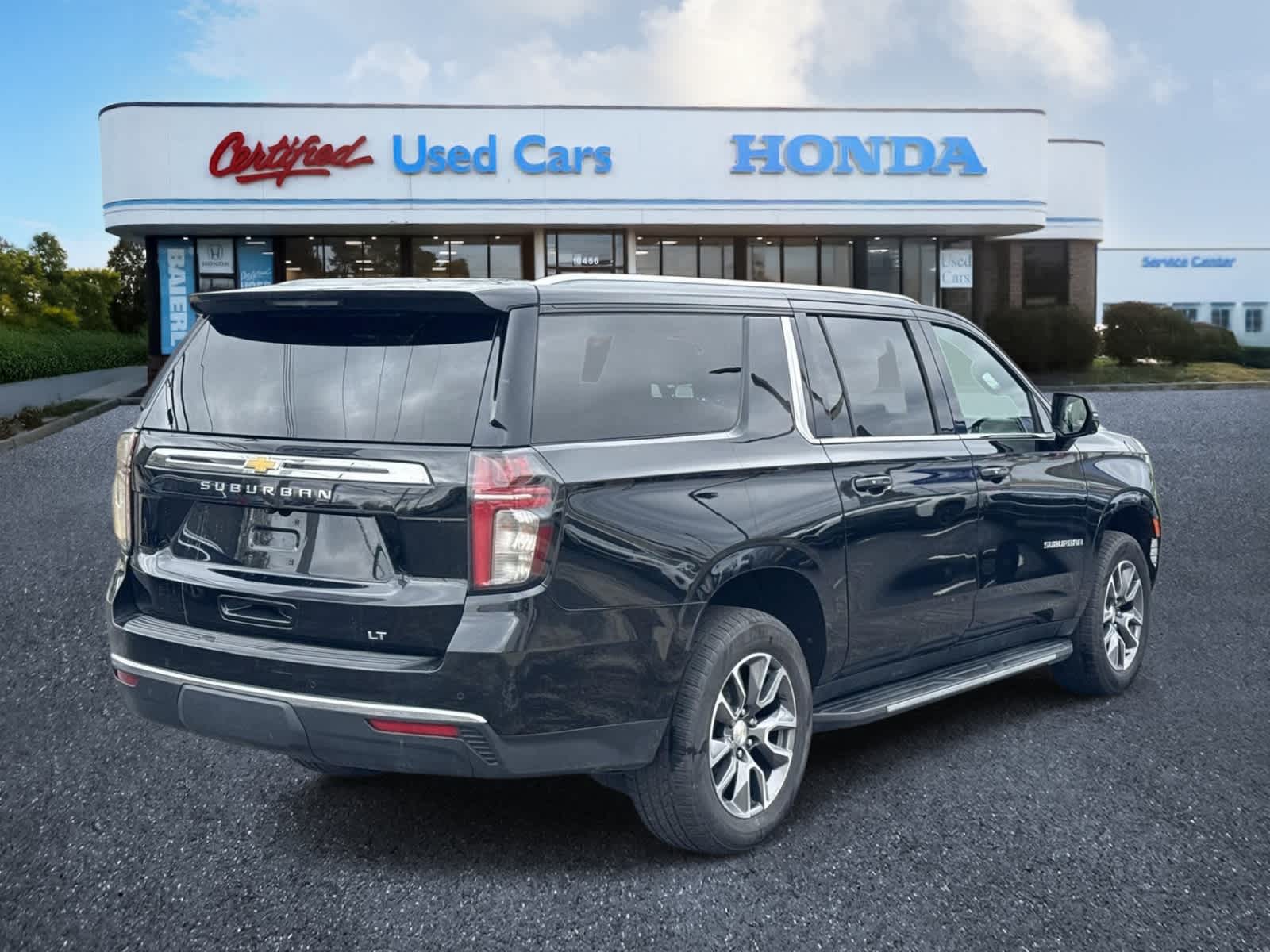 Thumbnail: 2023 Chevrolet Suburban - 5