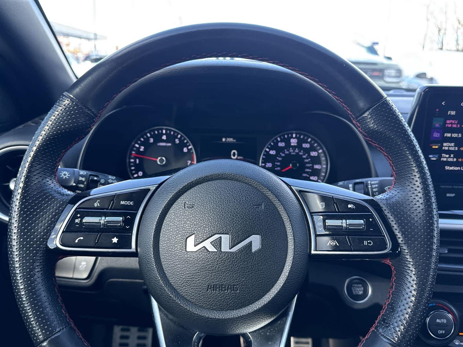 Thumbnail: 2022 Kia Forte - 18