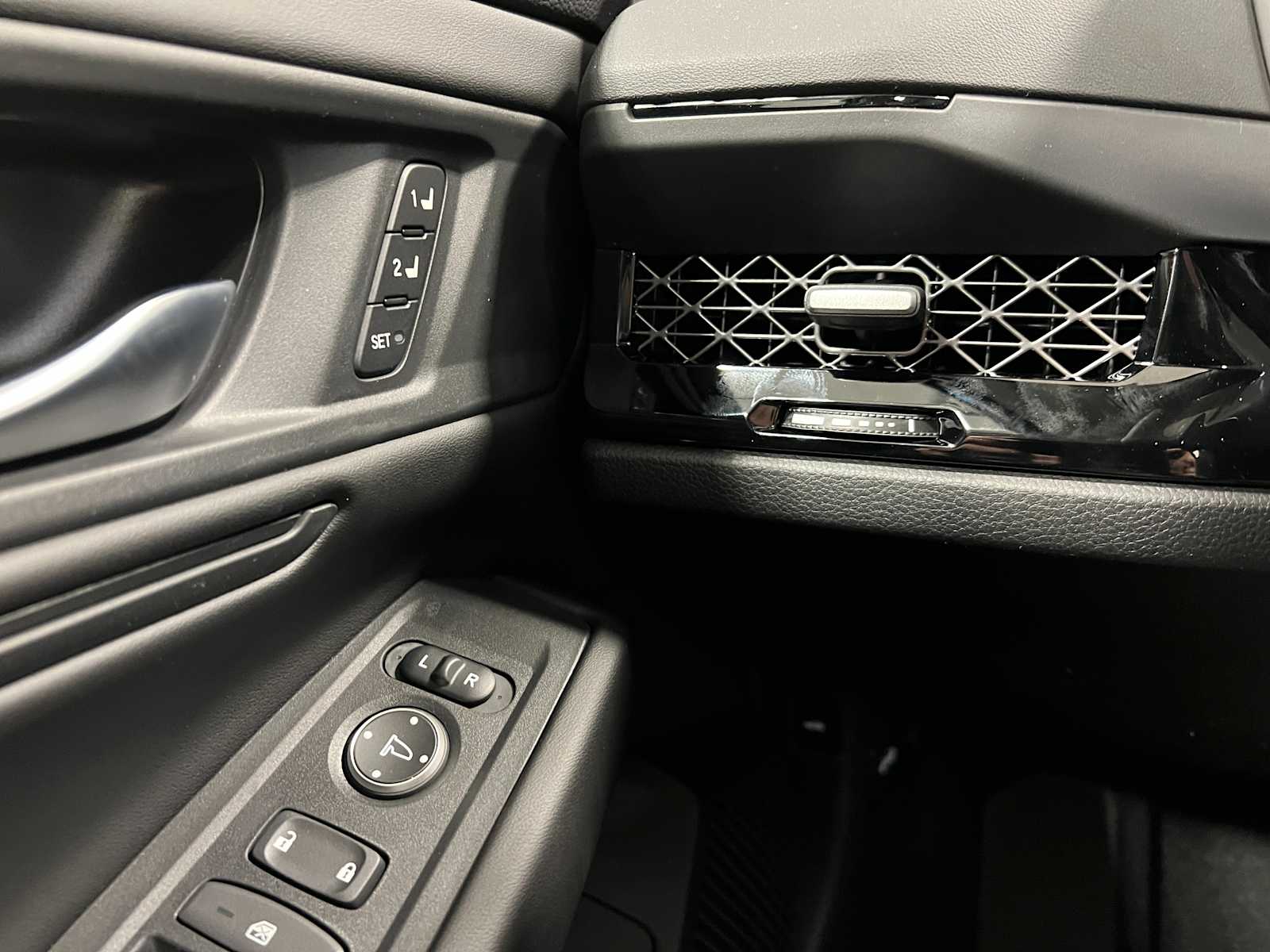 Thumbnail: 2025 Honda Accord - 18