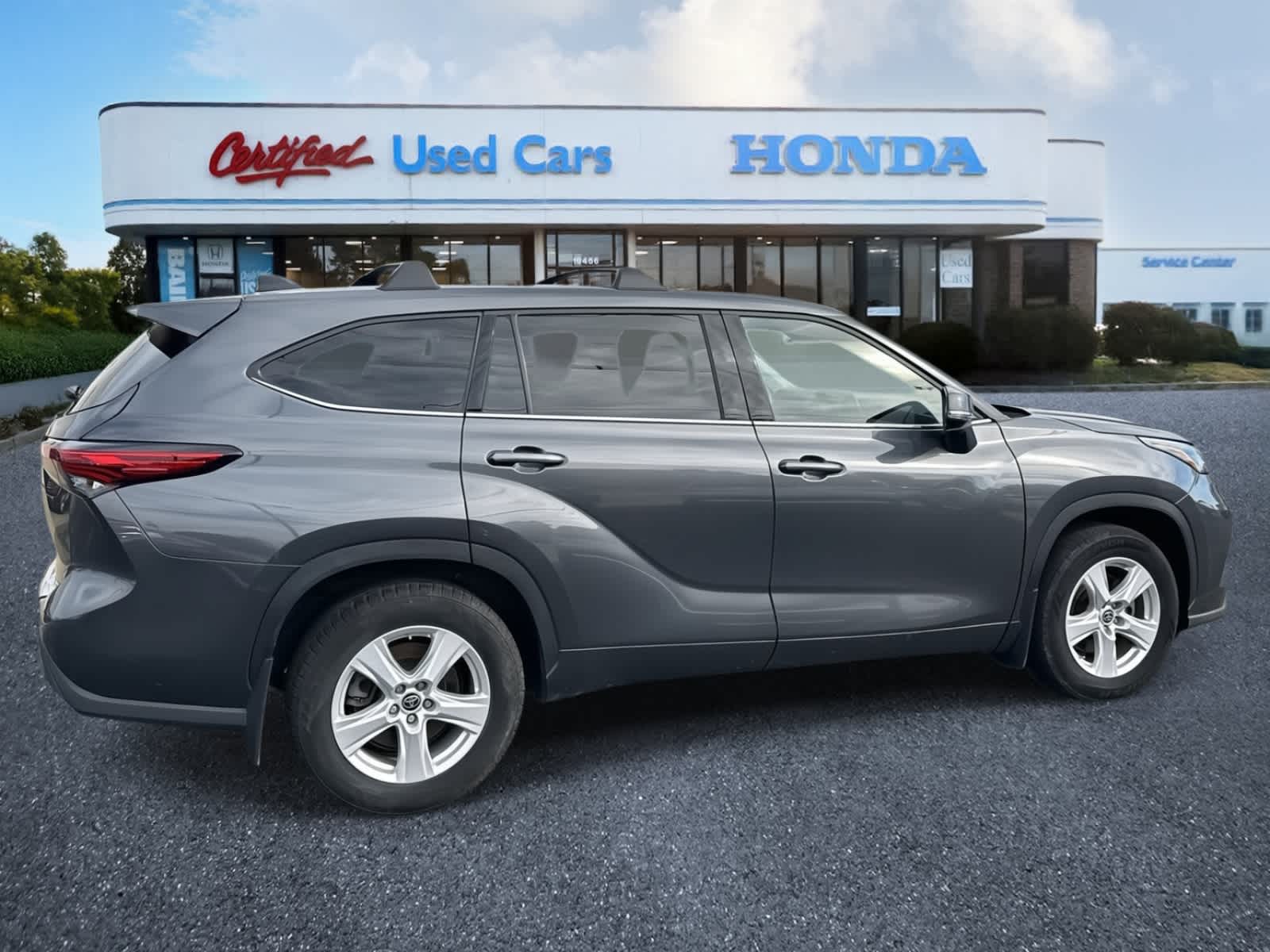 Thumbnail: 2022 Toyota Highlander - 6